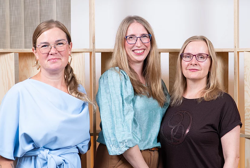 Auf dem Bild Šárka Homfrey, Ivana Lukeš Rybanská, Lucie Václavková